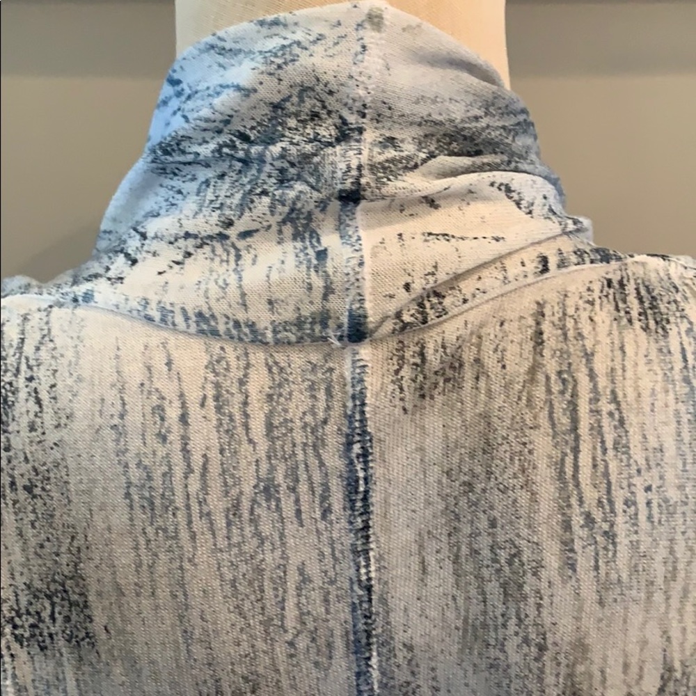 M. Rena Lightweight Vest - Picture 8 of 14